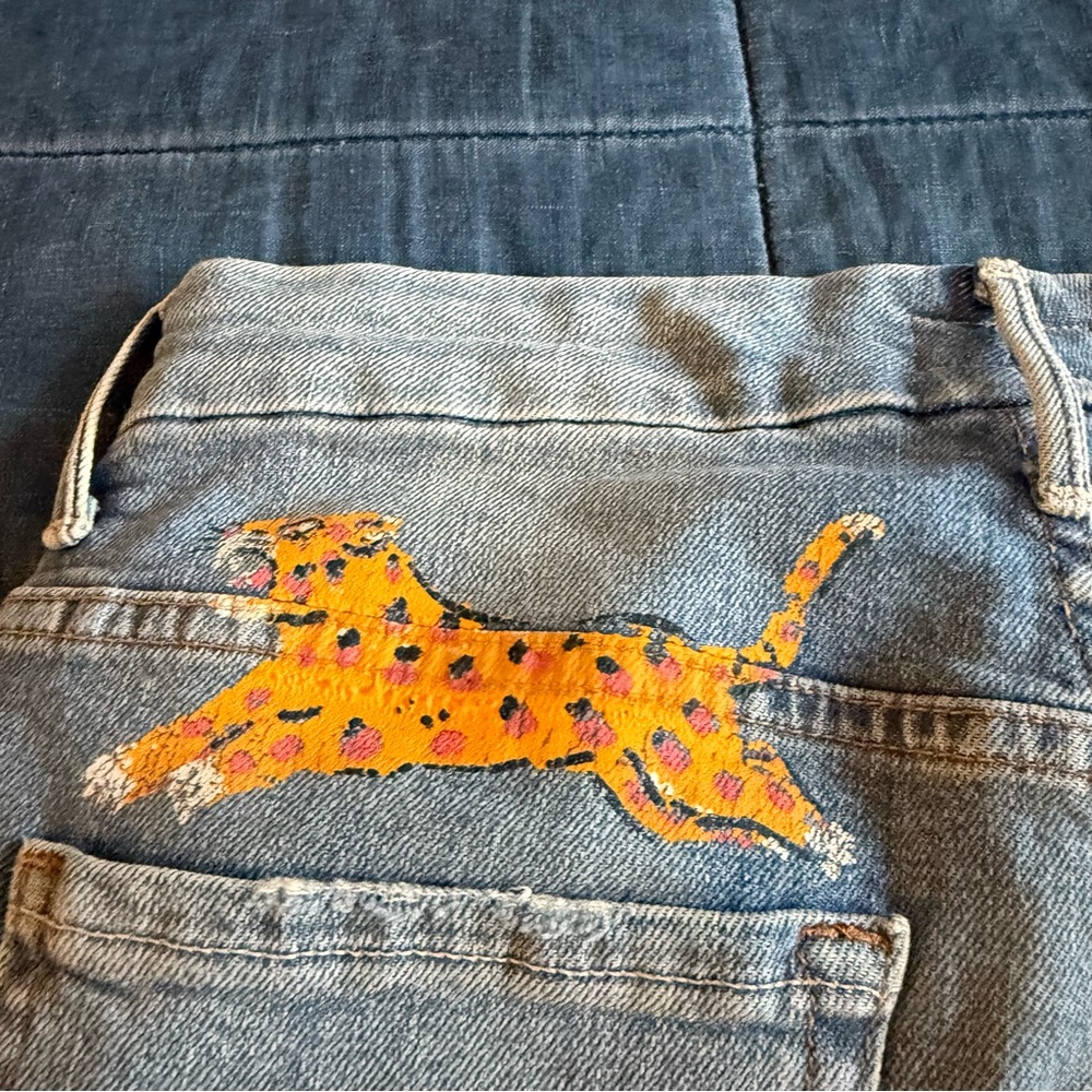 MOTHER Light Blue High-Rise Cropped Skinny Jeans with Yellow Leopard Patch - Picture 5 of 12